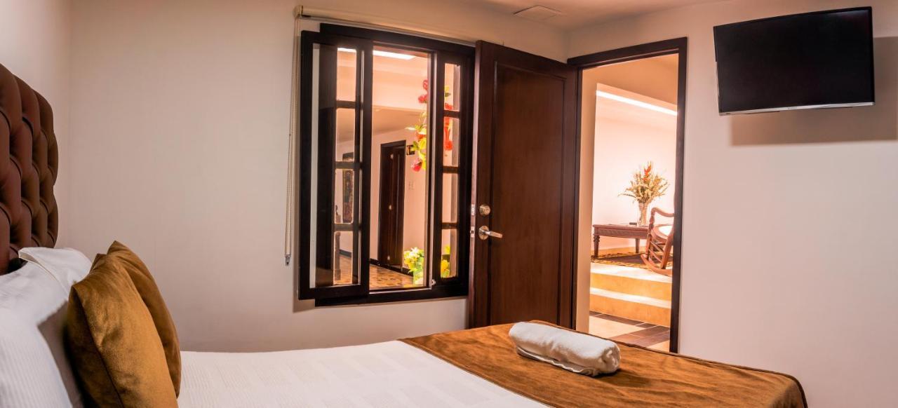 Hotel Alamos Del Parque 佩雷拉 外观 照片