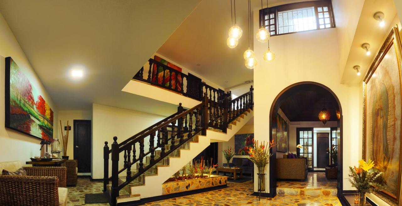 Hotel Alamos Del Parque 佩雷拉 外观 照片